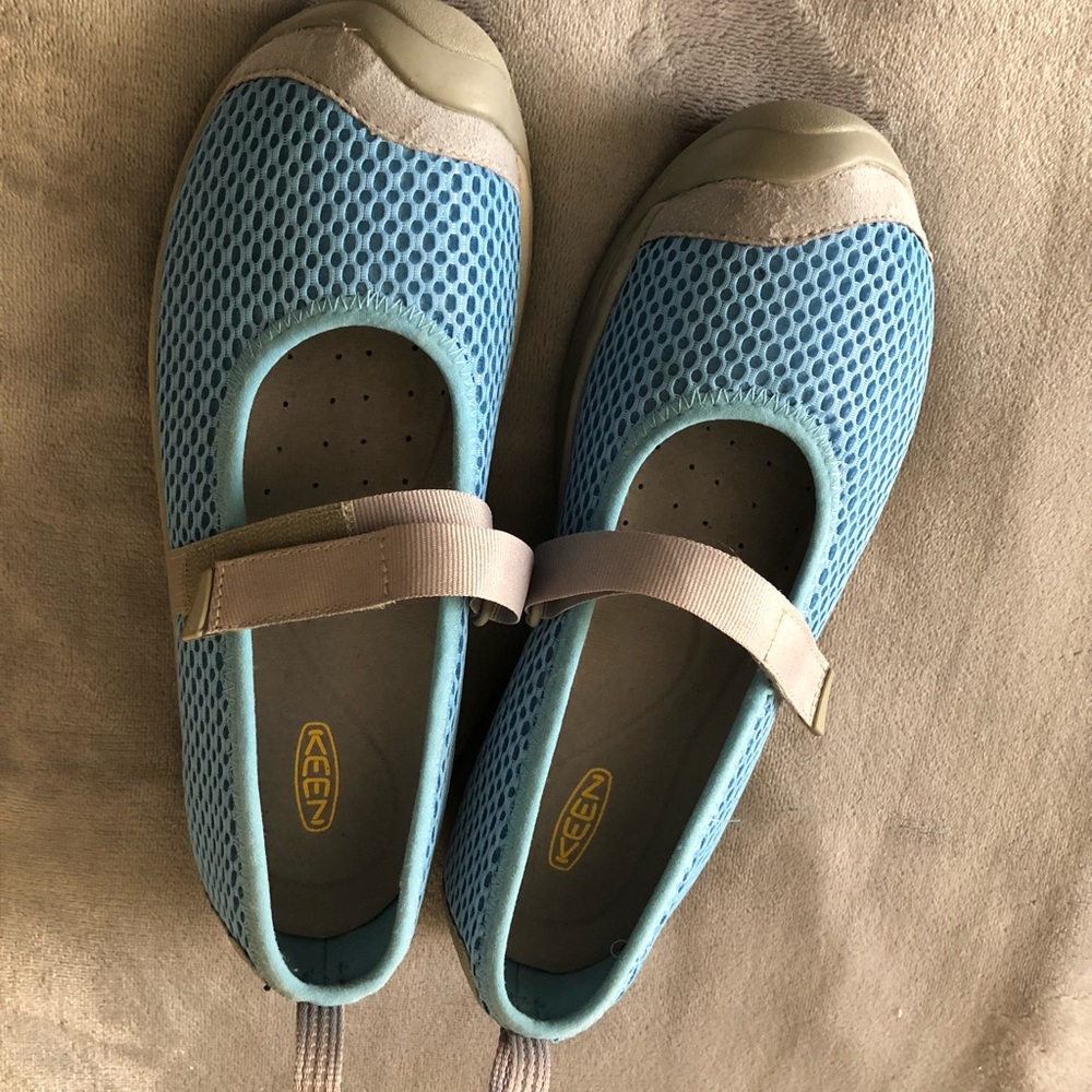 Keen shoes women’s 9